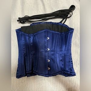 Boned undercut corset